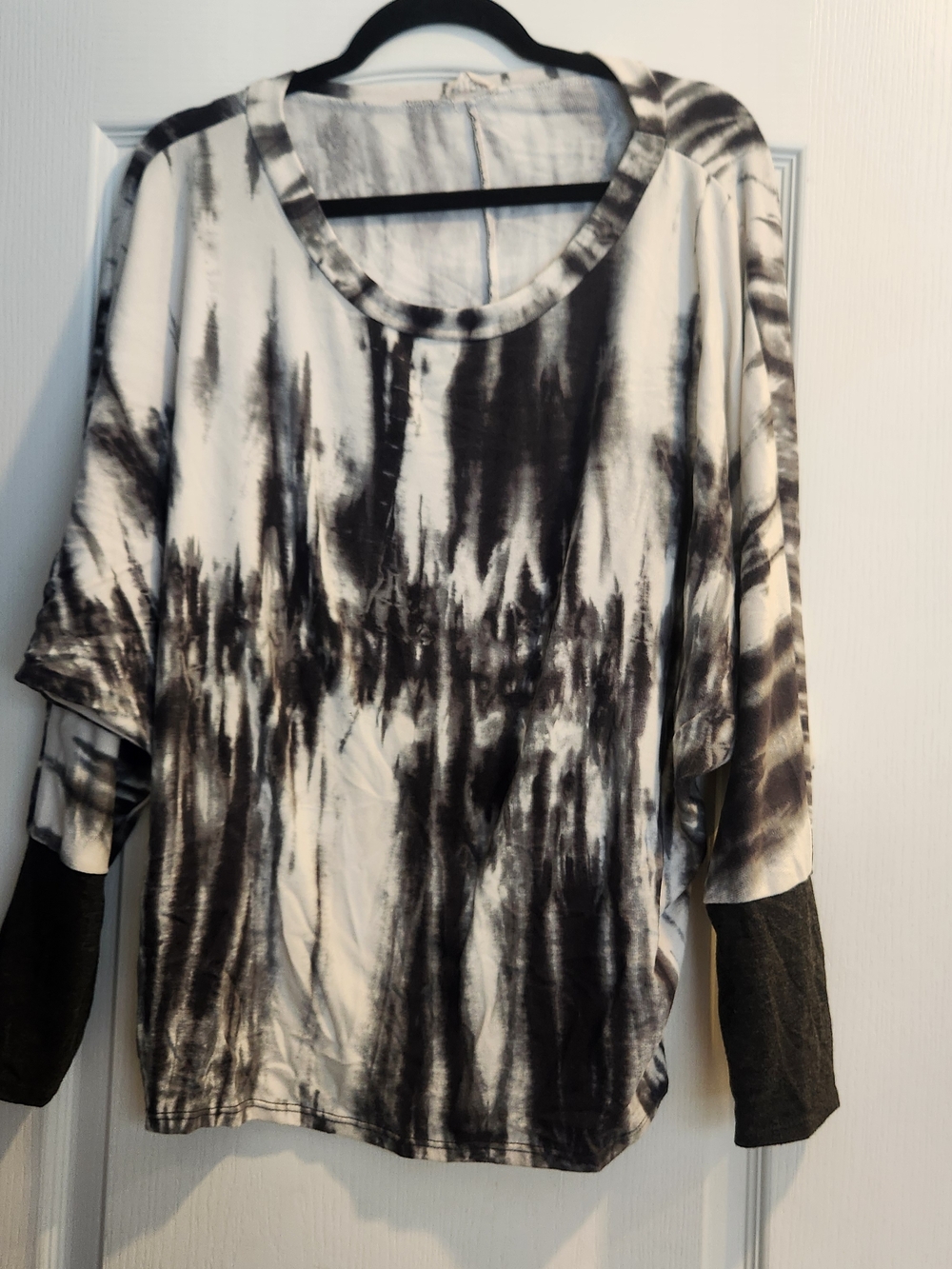 BiBi Black & White Tie-Dye Long Sleeve Pullover L Euc